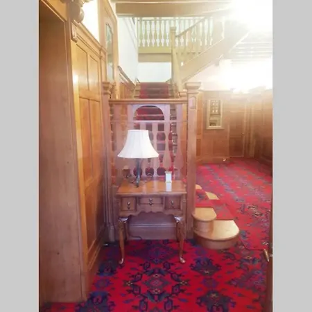 Large 2 Ensuite Bedroom Flat With Lovely Views *