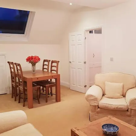 Large 2 Ensuite Bedroom Flat With Lovely Views Apartment *