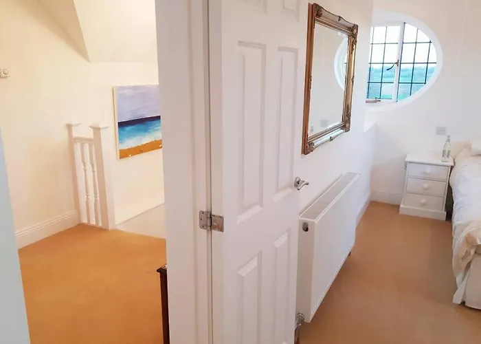 Large 2 Ensuite Bedroom Flat With Lovely Views Apartament